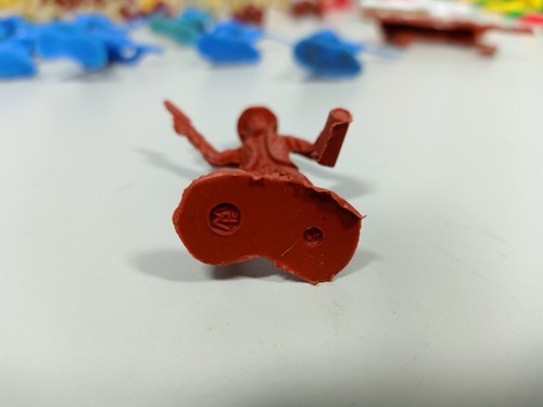 Large Lot of 160+ Vintage Cowboys & Indians Plastic Toy Figures MPC Hong Kong - Picture 18 of 20