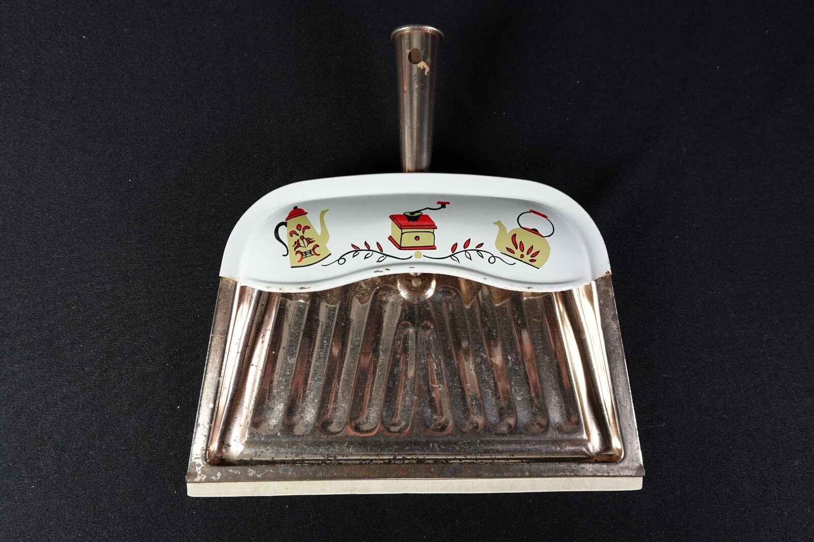 JV Reed Metal Dust Pan 1970s Coffee Tea Kettle Themed Americana