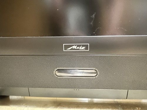 Metz Puros 32 81,3 cm (32 Zoll) 1080p HD LCD Fernseher - Bild 2 von 4