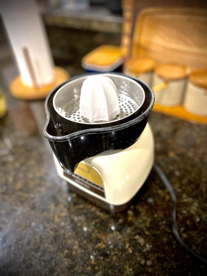 Vintage 1970's Proctor Silex Juicit Juicer Tested and Working Well. - Image 2 of 4