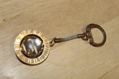 APOLLO 11 EARTH SCAPE , ASTRONAUTS 1969 KEYCHAIN / RING - SPINNER 