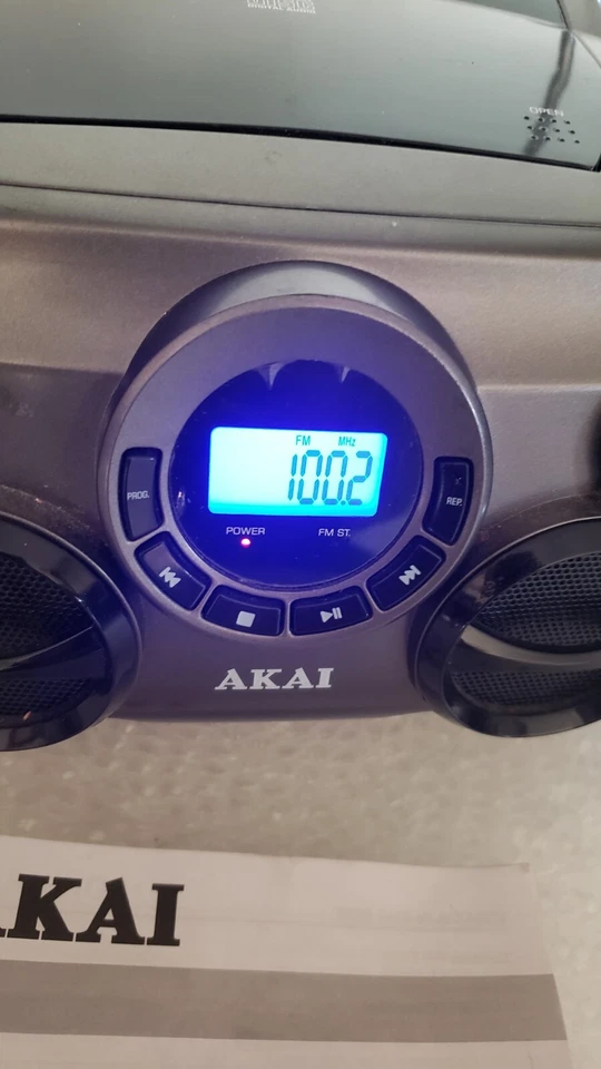 Akai CE2300 CD Boombox Radio FM Plateado Negro Color CD NO FUNCIONA Foto 2 de 4