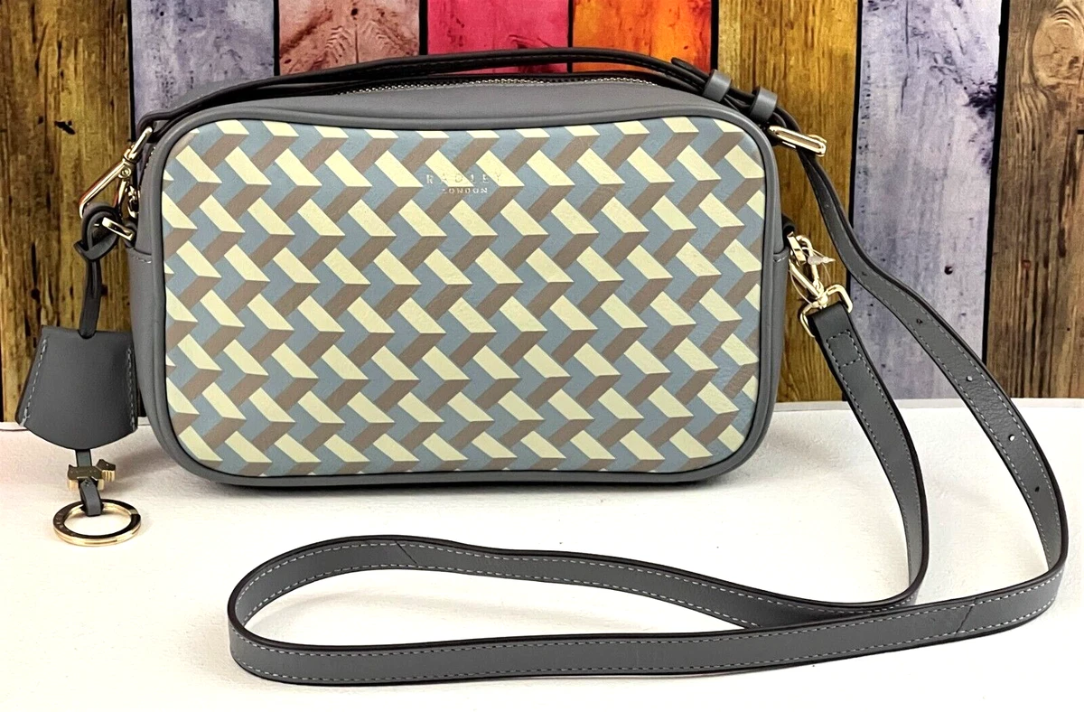 Dog of the clearance manor radley bag