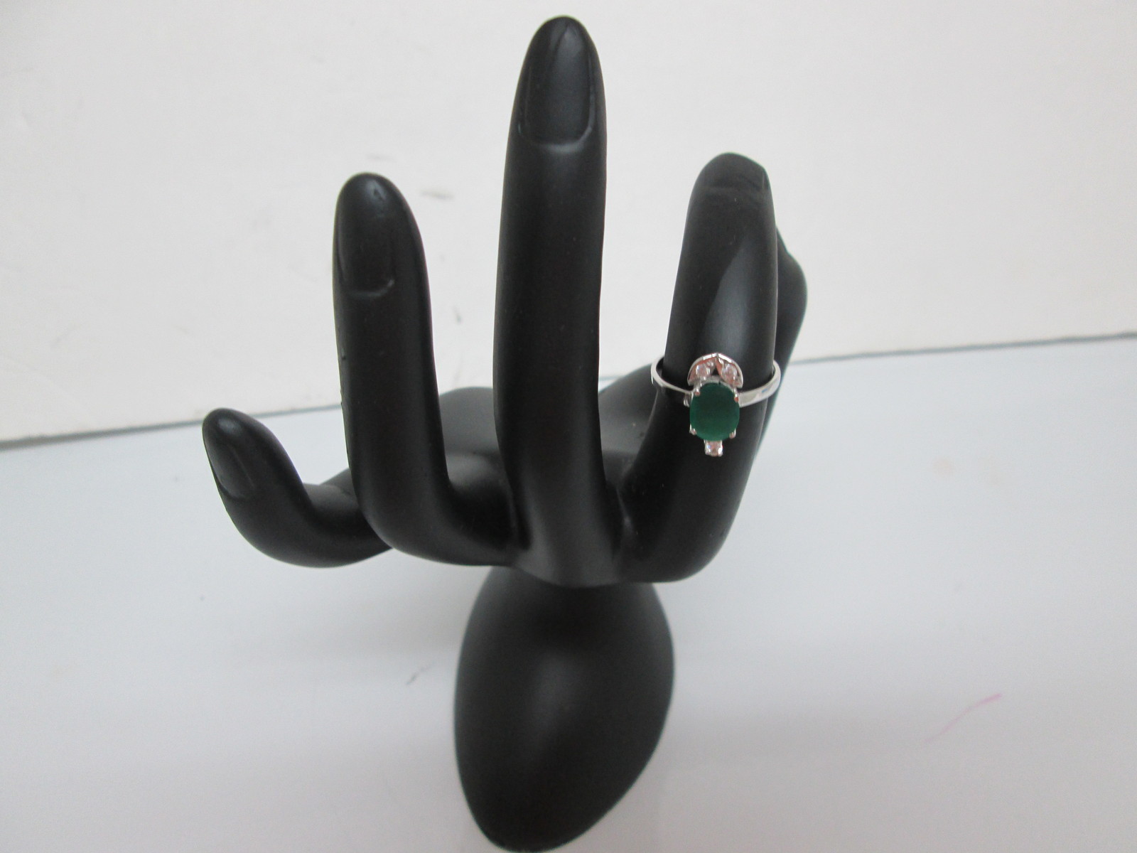 Sterling Silver Green Center Stone Ring Size 5 Non-Tarnish-image