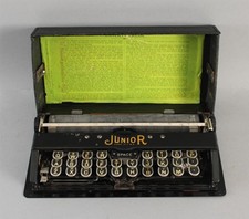 Small 1910 Antique Junior Typewriter Co. Portable Typewriter w/ Original Case