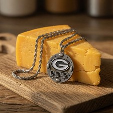 GREEN BAY PACKERS PENDANT CHARM / 30" STAINLESS STEEL 4MM ROPE CHAIN NECKLACE
