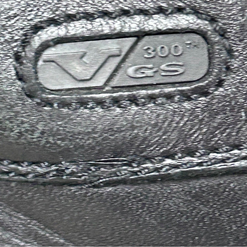 Picture 4 of 9