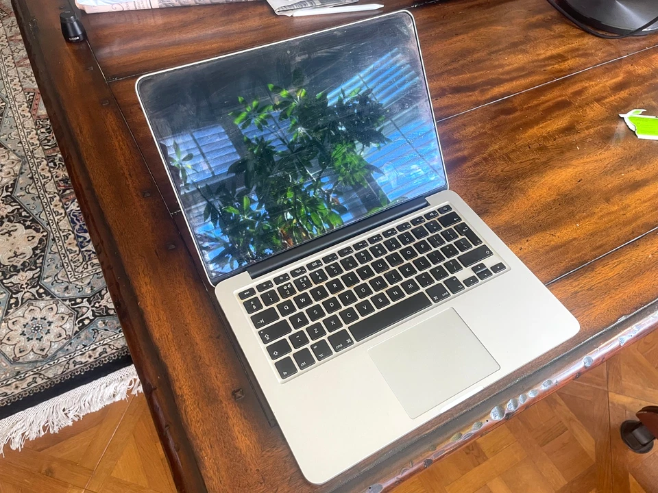 Apple MacBook Pro Retina 13.3" Early 2015 - 128GB SSD - 8GB Ram, photo 3 of 5