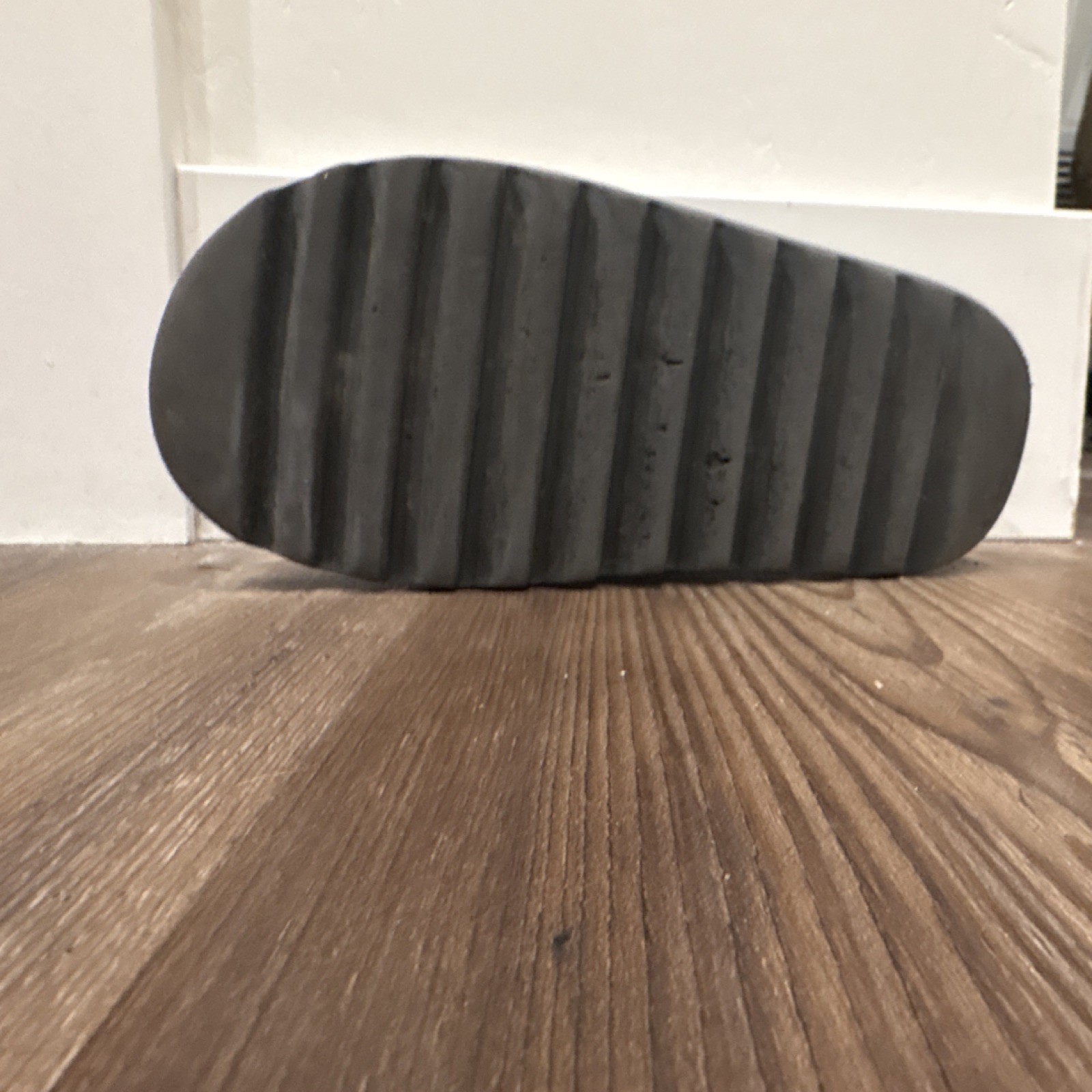 adidas Yeezy Slide Gray Men's Lightweight Rubber Slide Sandals thumbnail 3