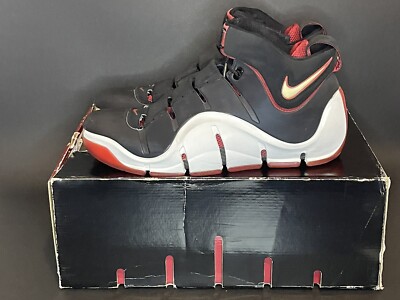 Größe 13 - Nike Zoom LeBron 4 IV Black White Varsity Crimson 2006 - im Karton