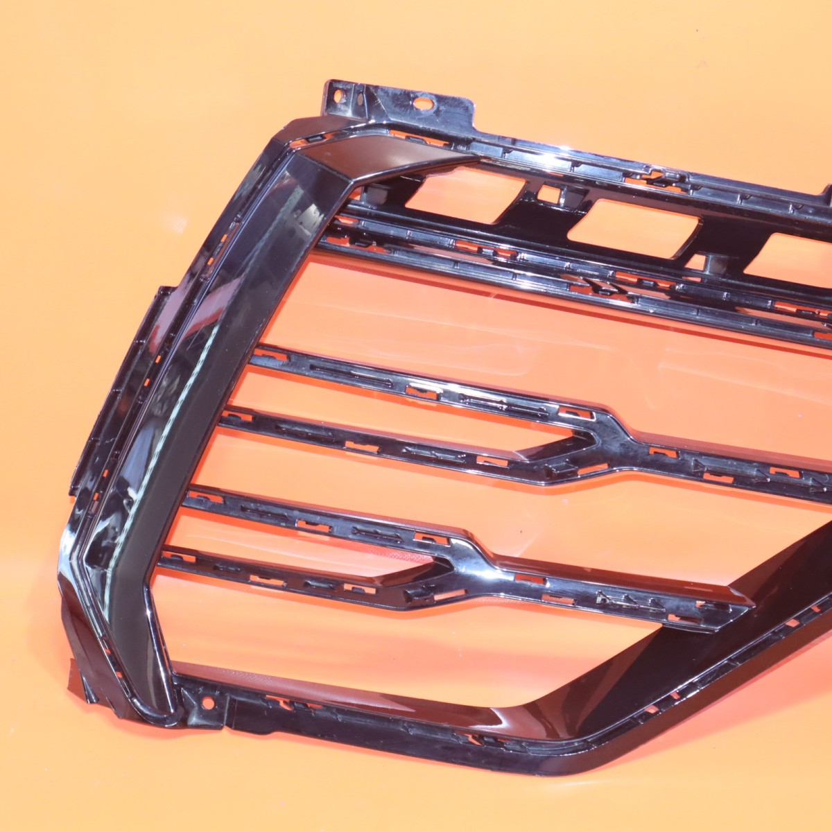 LAMBORGHINI URUS GRILLE RIGHT 2019 2020 2021 2022 2023 2024 OEM DAMAGED