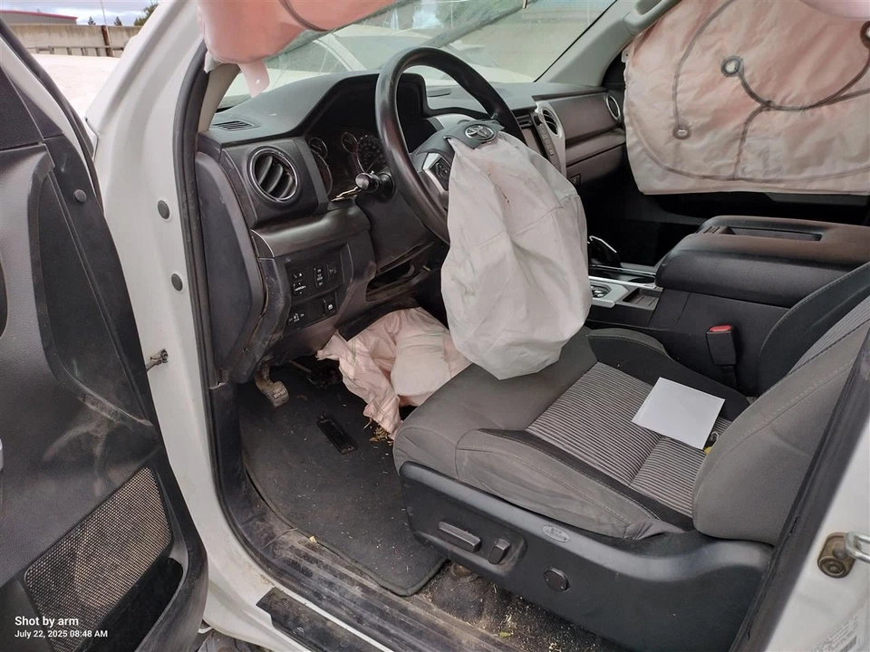 手套盒 2017 丰田 TUNDRA — 第 3/4 张图片