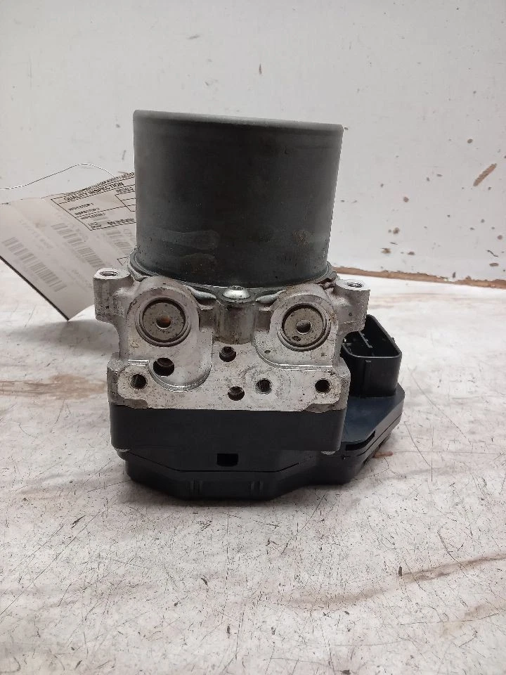 Conjunto de actuador y bomba de pieza de freno antibloqueo para 14-15 LEXUS IS250 306798 Foto 4 de 4