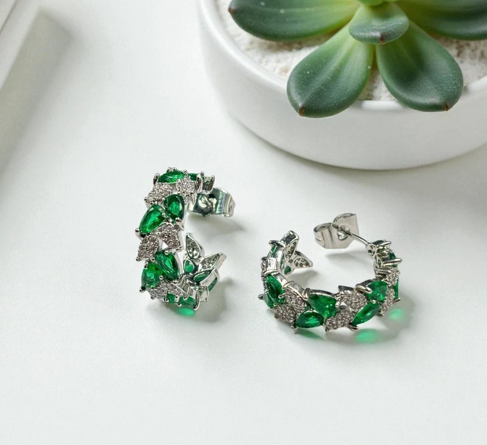 Orecchini Cerchi in Ottone con Zirconi Luminosissimi colorati Eleganti - Immagine 3 di 4