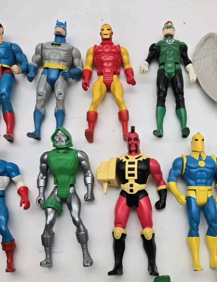 Vintage 1984-86 Kenner Marvel DC Super Powers Loose 4.5" Action Figure Lot of 17 - Image 3 of 4