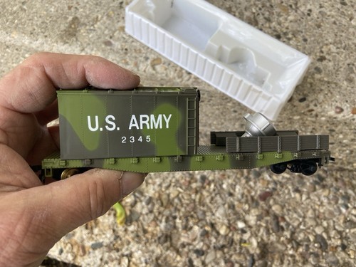 AHM HO U.S. ARMY FLAT CAR WITH SEARCHLIGHT W/BOX - Picture 8 of 10