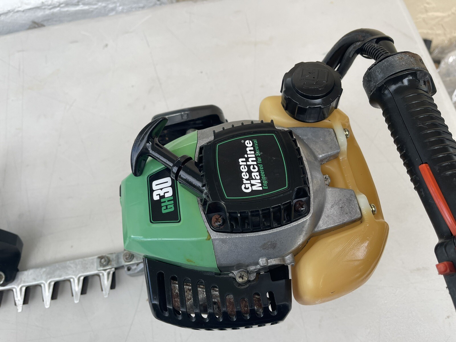 Hedge Trimmer Green Machine 2 cycl single 28" Blades Fuji Robin Made in