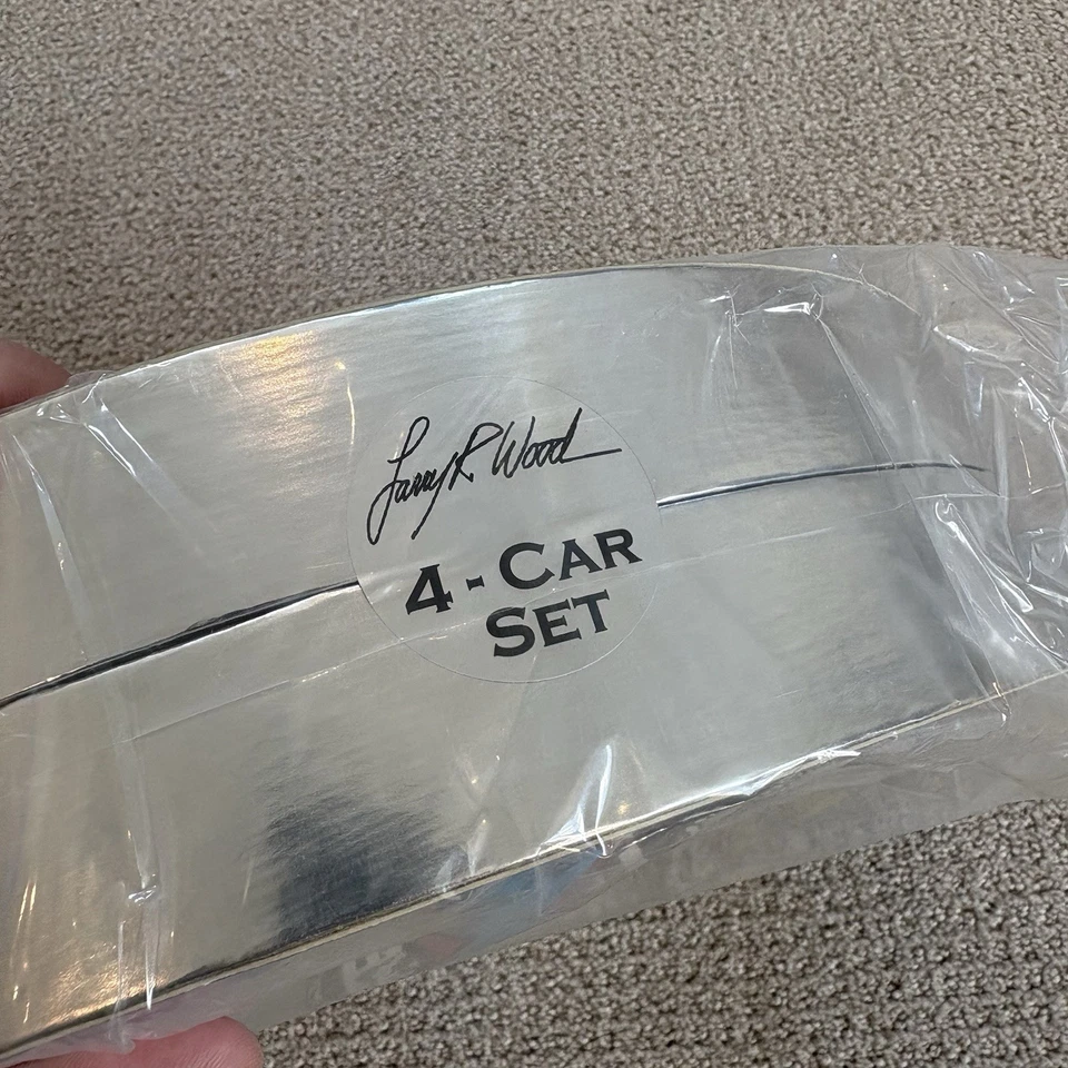 1969-2004 Hot Wheels sin usar, en caja Larry Wood World Tour # 1866 de 2500 en caja original Foto 3 de 4