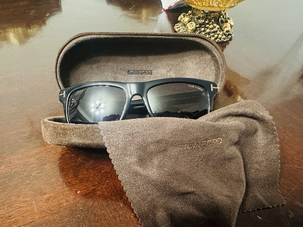 Tom Ford Buckley-02 TF906-N 01A Sunglasses Black Smoke Plastic