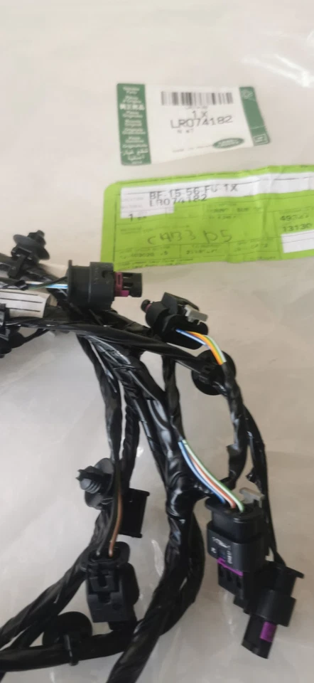 Genuine Land Rover Discovery Sport 2015+ Rear Bumper Electrical Wiring LR074182 - Image 4 of 4