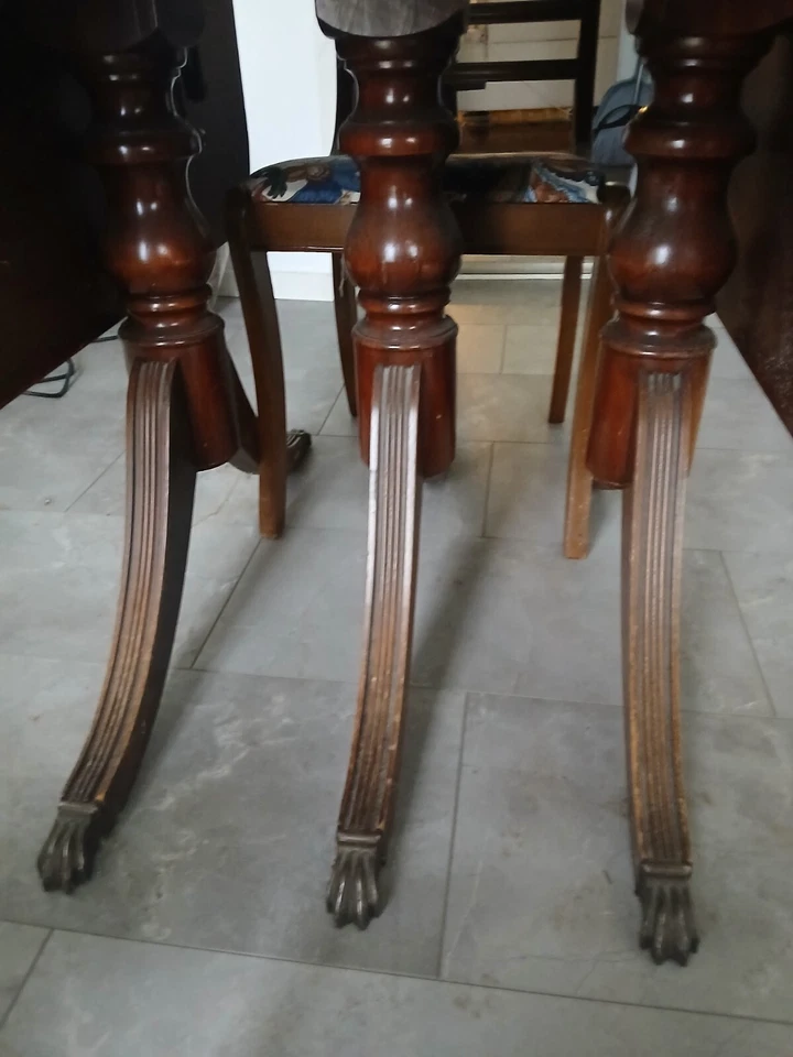Duncan Phyfe Mahogany Circa 1930s Dining Table Vintage  - Image 3 of 4