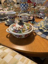 RETIRED MacKenzie-Childs White Flower Market Enamel Small Casserole NIB