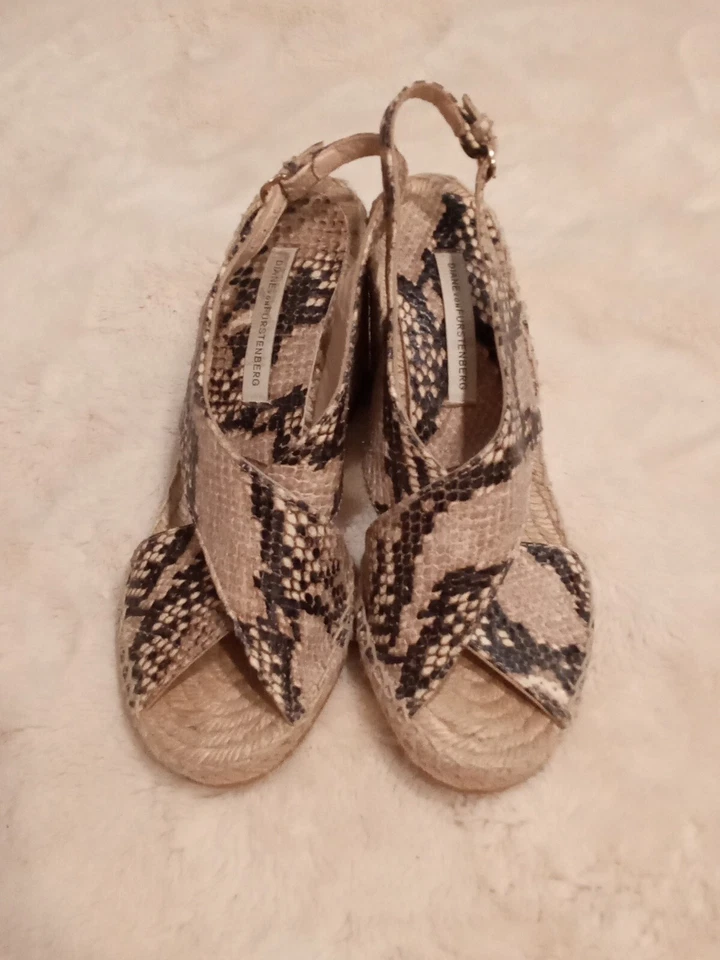 Sandalias alpargata de cuña de cuero con estampado de serpiente Diane von Furstenberg talla 36/US 6 Foto 3 de 4