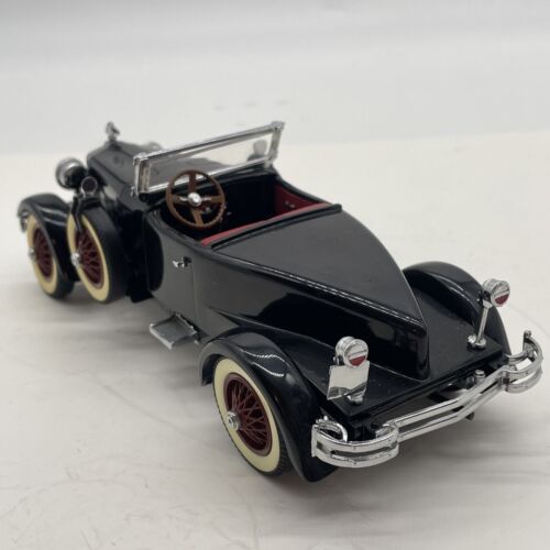 Danbury Mint 1:24 Diecast 1927 Stutz Black Hawk Boat-Tail Speedster Model Car - Picture 7 of 15