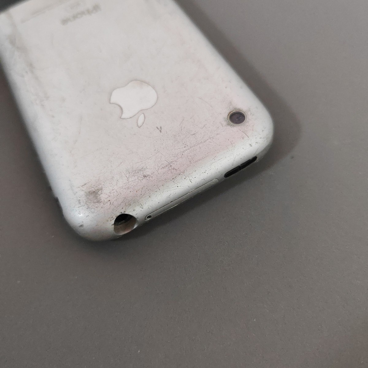 Apple iPhone 1st gen (iPhone 2G) 8GB 2MP 3.5