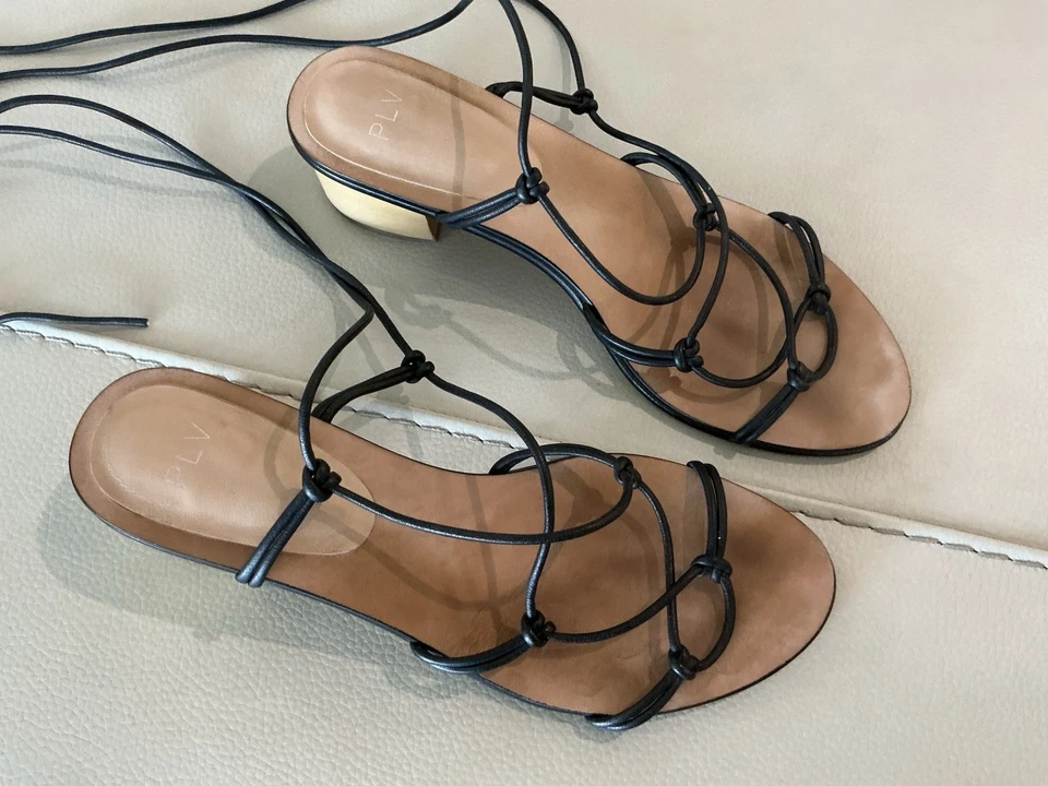 Sandalia con tiras Pour La Victoire Ivory Jules $195 en negro talla: 6,5 Foto 4 de 4