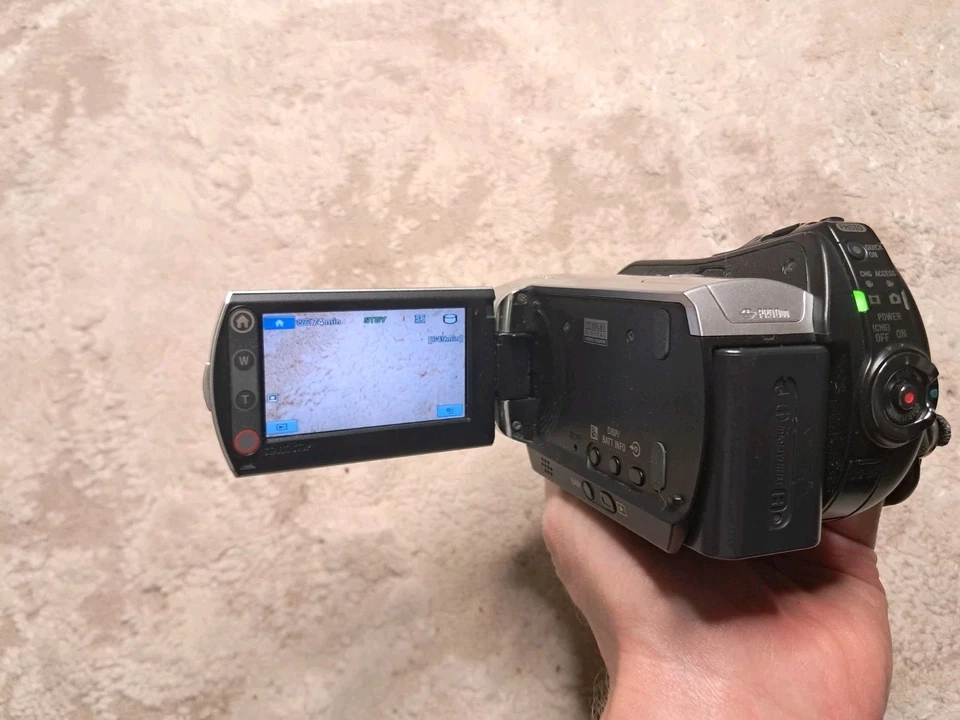 Sony DCR-SR45 Silver 40X Optical Zoom 30GB HDD Handycam Camcorder + Bag - Image 2 of 4