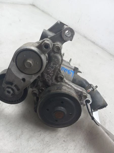 TOYOTA RAV4 LE 16-18 2,5 L TRACCIÓN DELANTERA EN BOMBA DE REFRIGERANTE DEL MOTOR  Foto 3 de 4