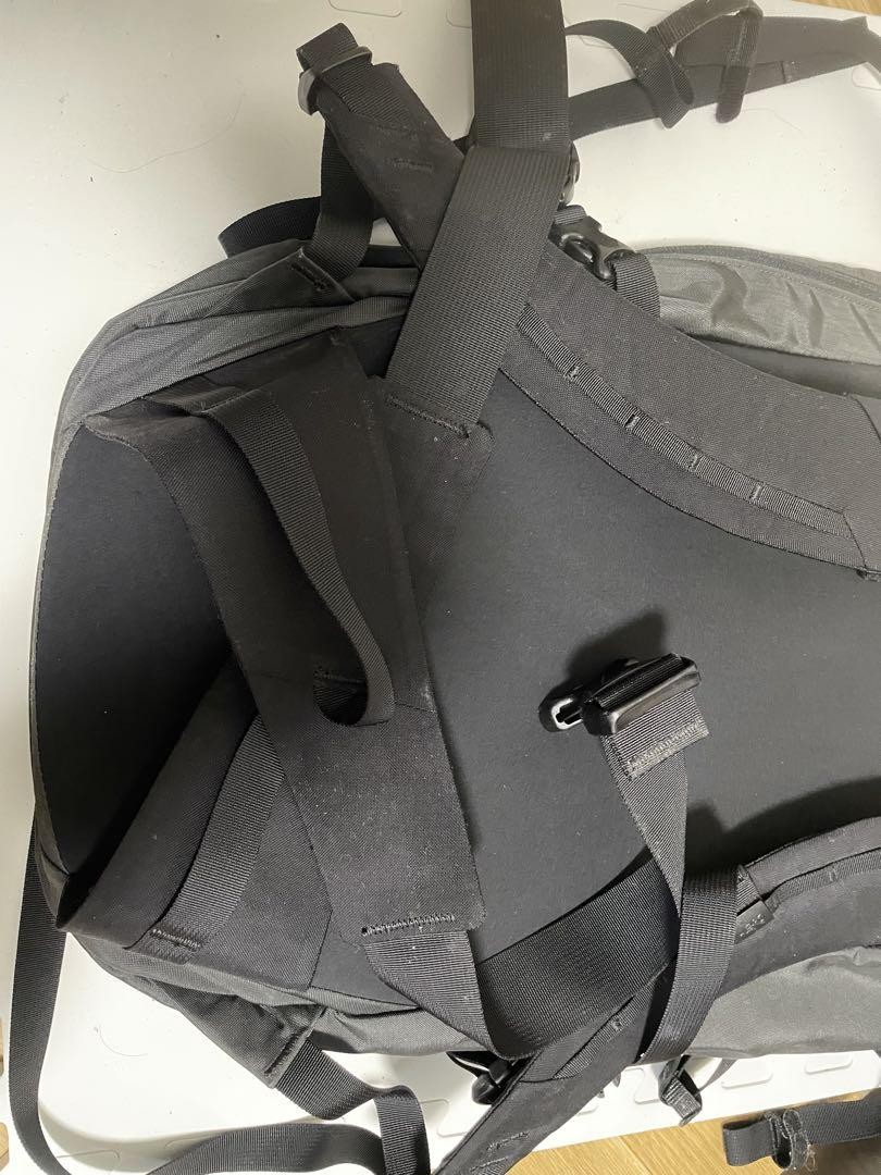No discount Arc'teryx KHAMSKI 31 Grey Backpack #2 Japan No discount Arc'teryx KHAMSKI 31 Grey Backpack #2 Japan
