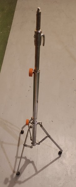 tripode metálico para estudio fotografico