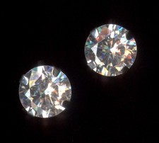 New 10K Solid White Gold 5mm Round Clear Crystal CZ Solitaire Stud Earrings bm