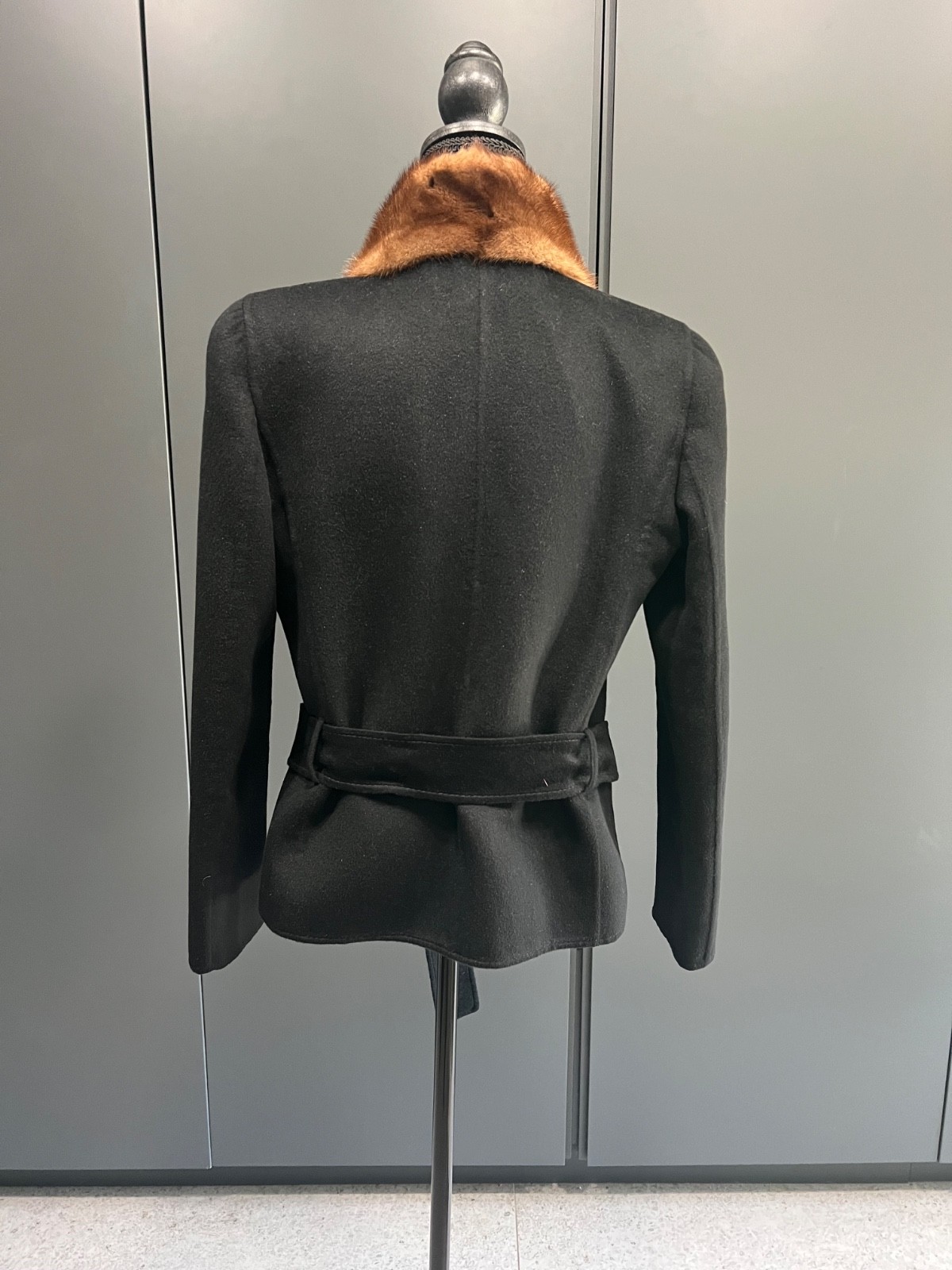 Valentino Black  wool jacket with belt Brown Mink Shawl Collar Size US 8 thumbnail 3