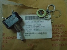 1 EA NOS LABINAL TOGGLE SWITCH W/ VARIOUS APPLICATIONS P/N: 8906K3704