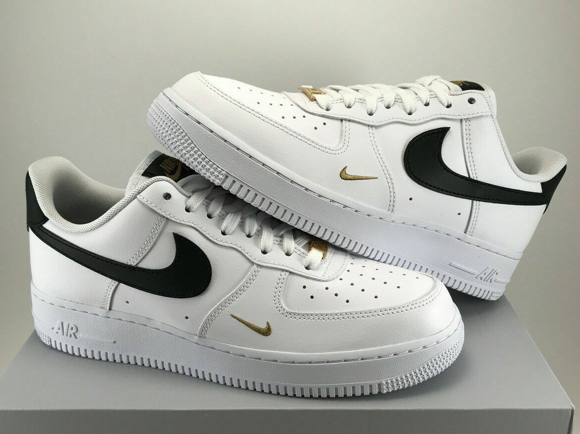 Size 9.5 - Nike Air Force 1 Low '07 