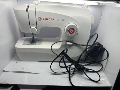 Singer Model M1150 45-Stitch Sewing Machine *FOR PARTS* - Afbeelding 1 van 3