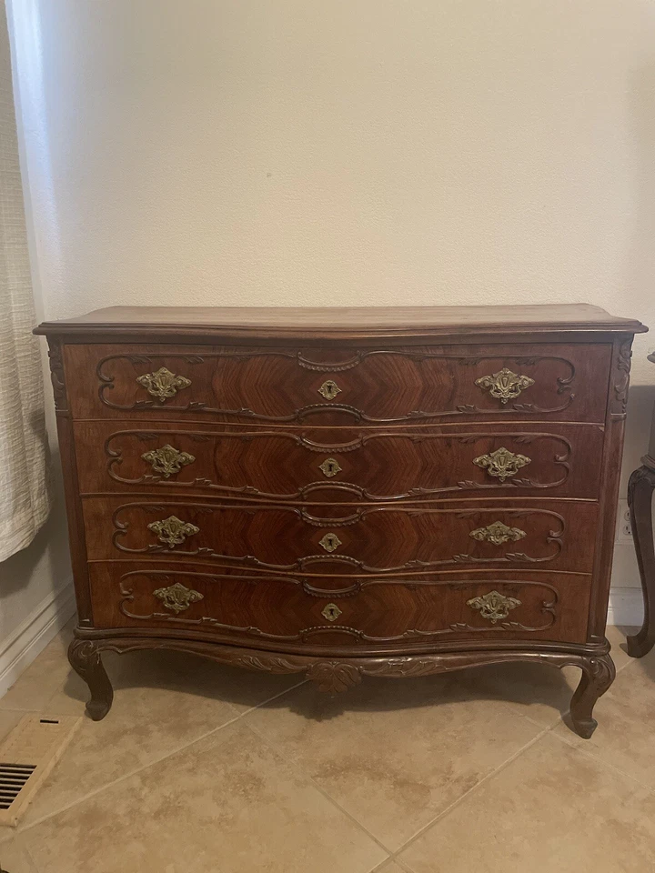 Antiguo juego de dormitorio provincial francés del siglo XVIII 5 piezas - estilo Luis XV Foto 4 de 4