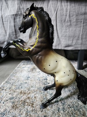 Breyer Ponokah Eemetah, Black Feet Indian Appaloosa.