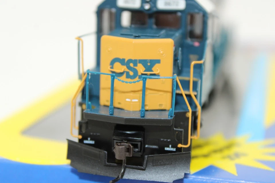 Athearn HO Scale CSX EMD SD50 Diesel Locomotive #8672 DCC Ready 8071 - Image 3 of 4