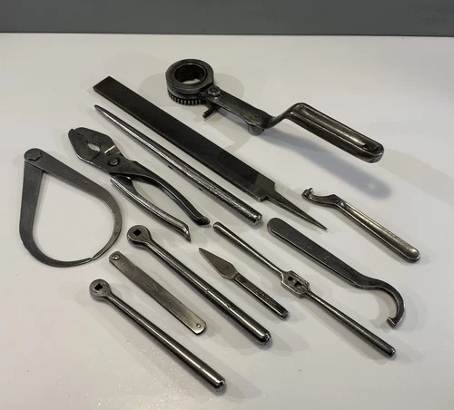 COLLECTION OF 12 VINTAGE MILITARY TOOLS SOME WW2 DATED AIR MINISTRY ARMY  ETC