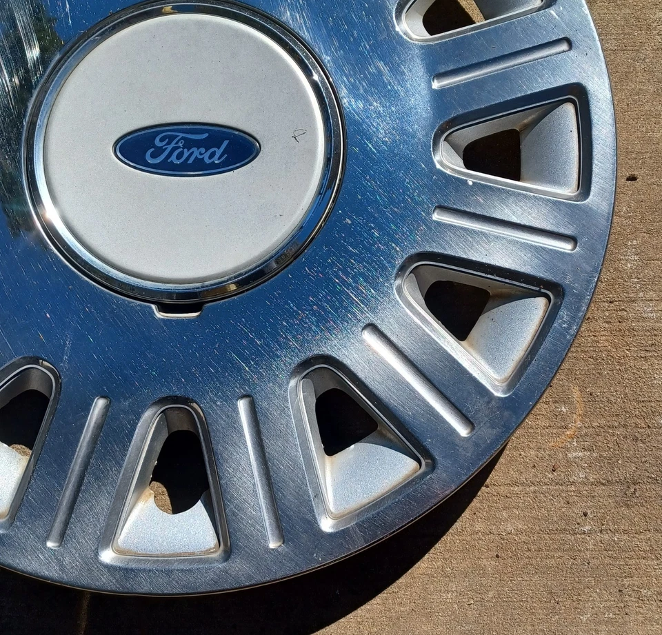 Ford Crown Victoria hubcap 2003-2008, 16" wheel, part# 3W73 1130 AA 7036 03 - Image 4 of 4