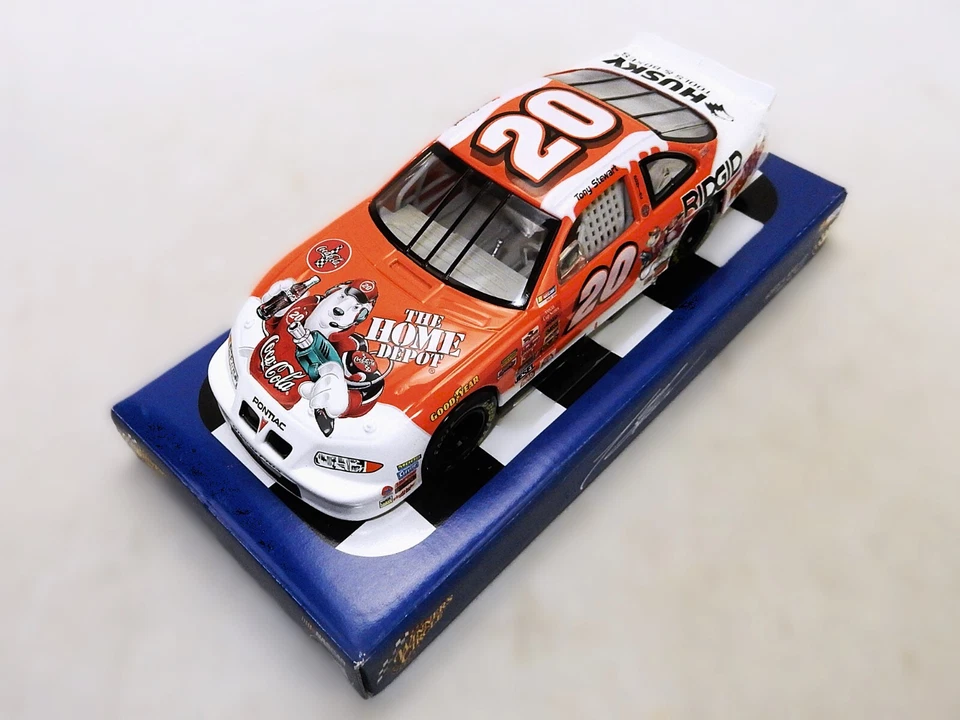 #20 NASCAR 1:24 DieCast, Tony Stewart, 2001 Grand Prix, Winner's Circle, D-2 - Image 4 of 4