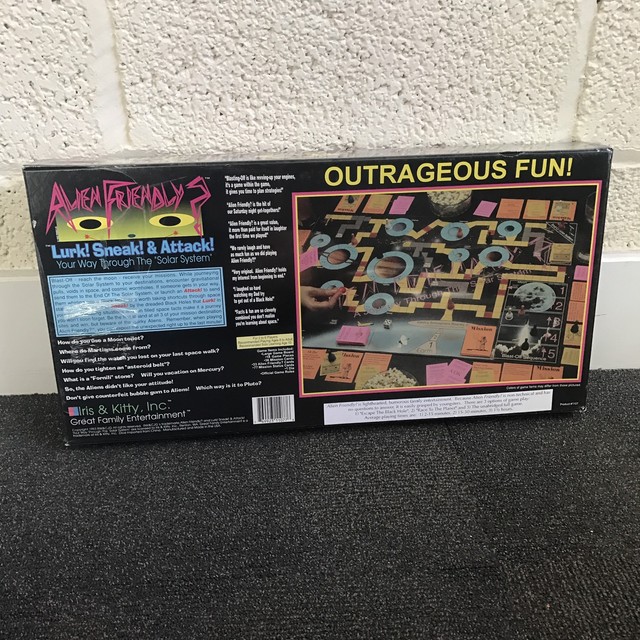 Rare 1993 Alien Friendly Lurk Sneak Attack Solar System Space Board Game