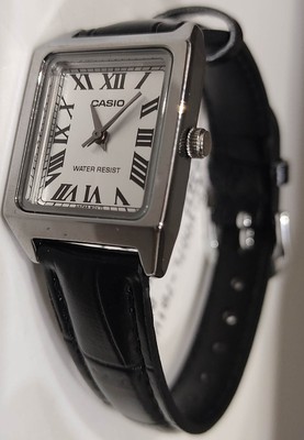 Casio Damen Analog Armbanduhr mit schwarzem Lederarmband, silbernes Zifferblatt