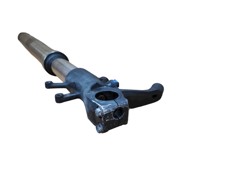 STELO FORCELLA SINISTRO CON GRAFFI SUZUKI GSXR GSX-R 600 2006/2007 5110401H00000 - Immagine 2 di 4