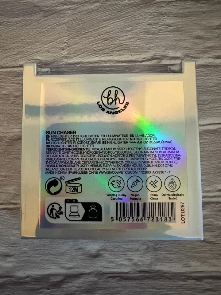 bh Los Angeles - Sun Flecks Powder Highlighter - Sun Chaser shade - Image 2 of 3