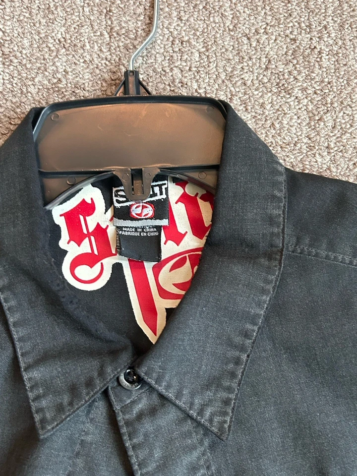 Split Vintage Y2K Button Down Men's Large Short Sleeve Black Skater 2004 Shirt - Image 2 of 4